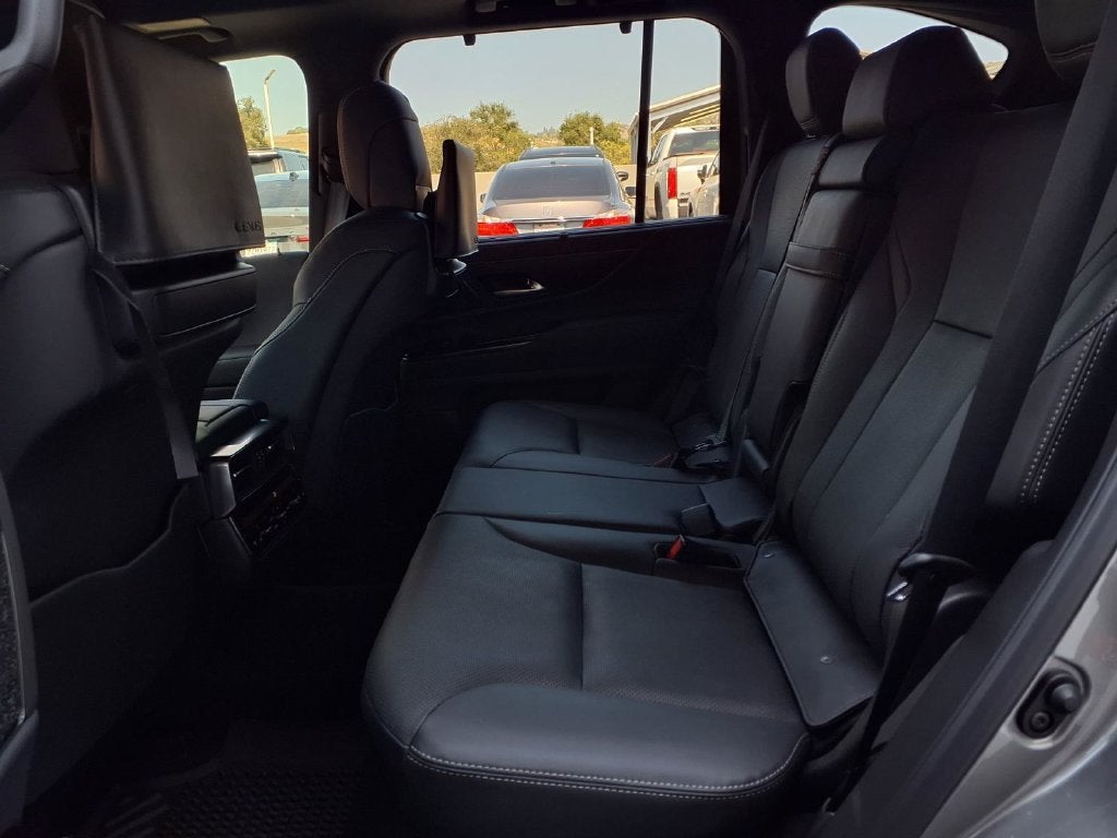 2026 Lexus LX 600 Luxury
