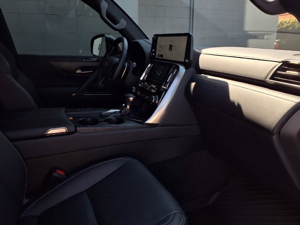 2026 Lexus LX 600 Luxury