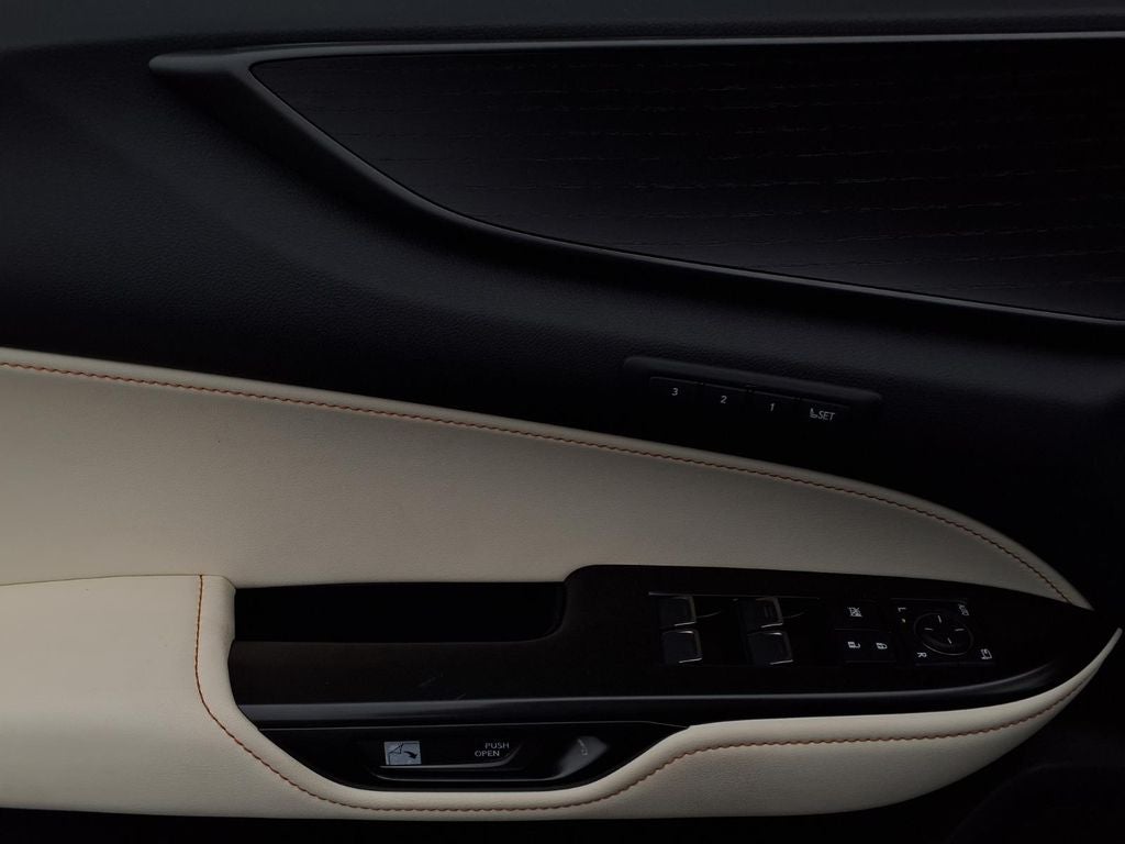 2024 Lexus NX 450h+ Luxury