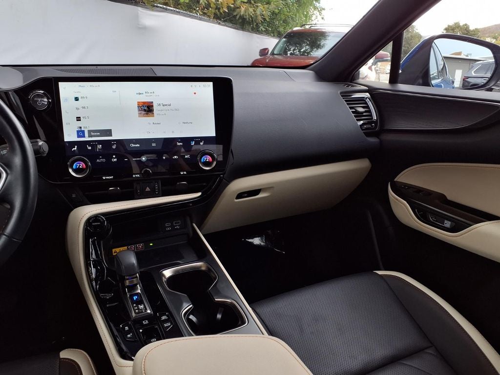 2024 Lexus NX 450h+ Luxury