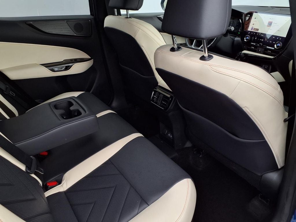 2024 Lexus NX 450h+ Luxury