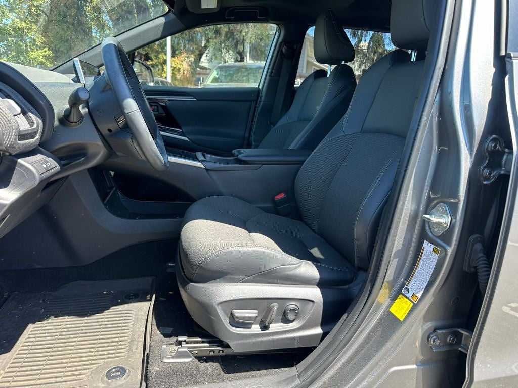 2025 Toyota bZ4X XLE