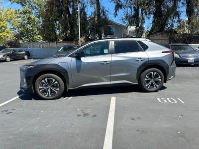 2025 Toyota bZ4X XLE
