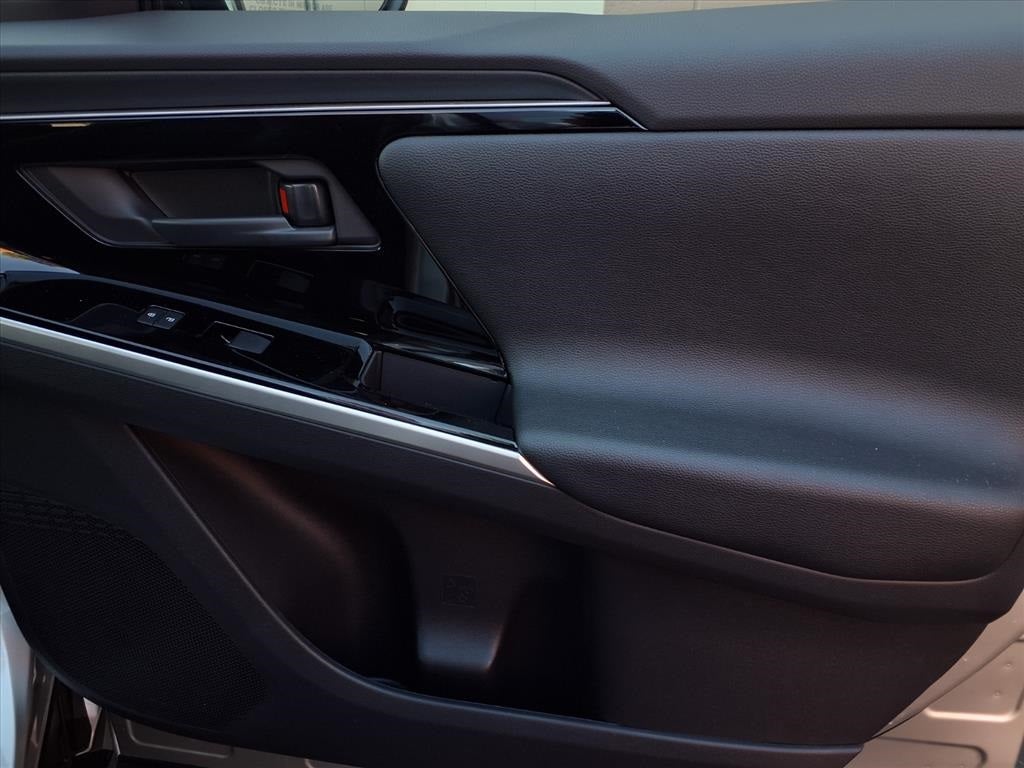 2025 Toyota bZ4X XLE