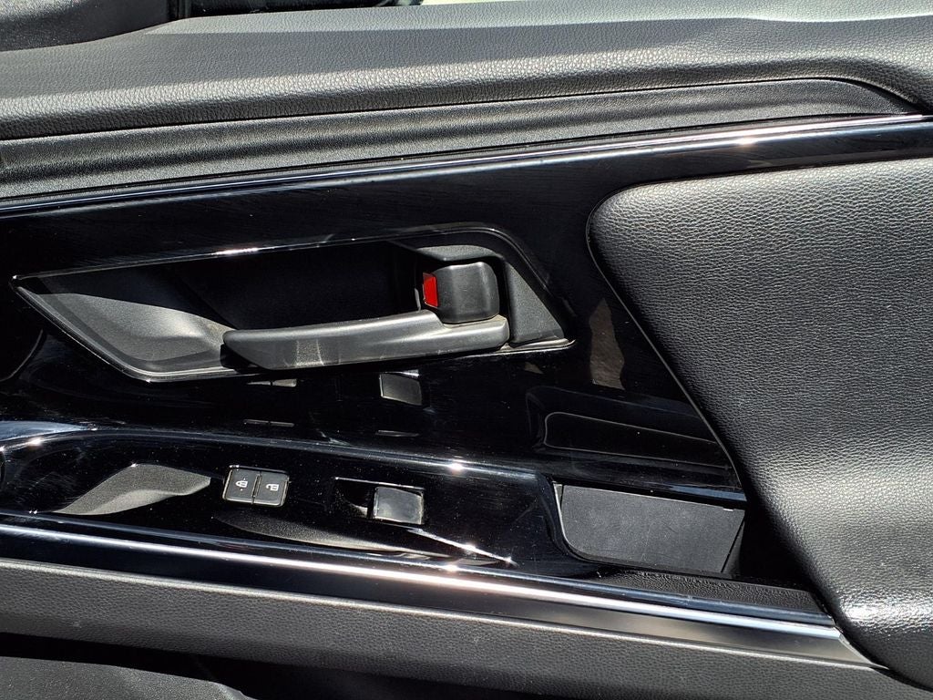 2023 Toyota bZ4X Limited