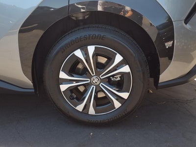 2025 Toyota bZ4X XLE