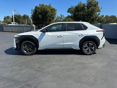 2025 Toyota bZ4X XLE