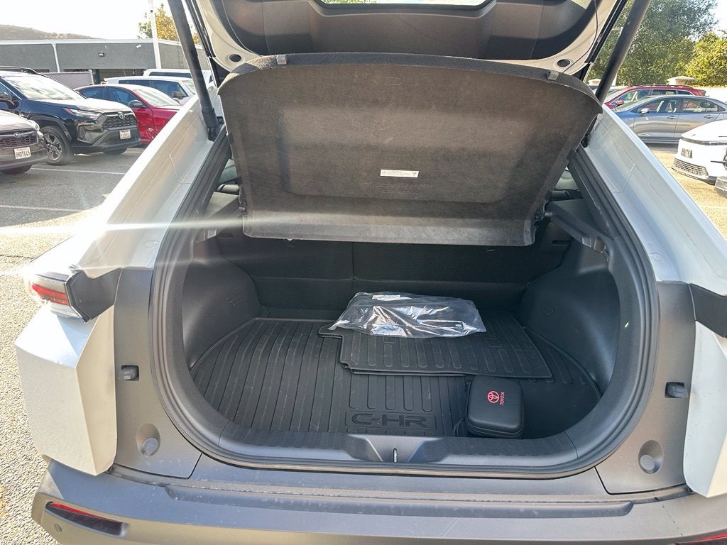 2026 Toyota C-HR SE