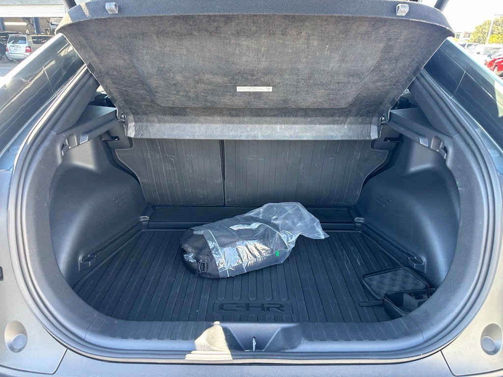 2026 Toyota C-HR SE