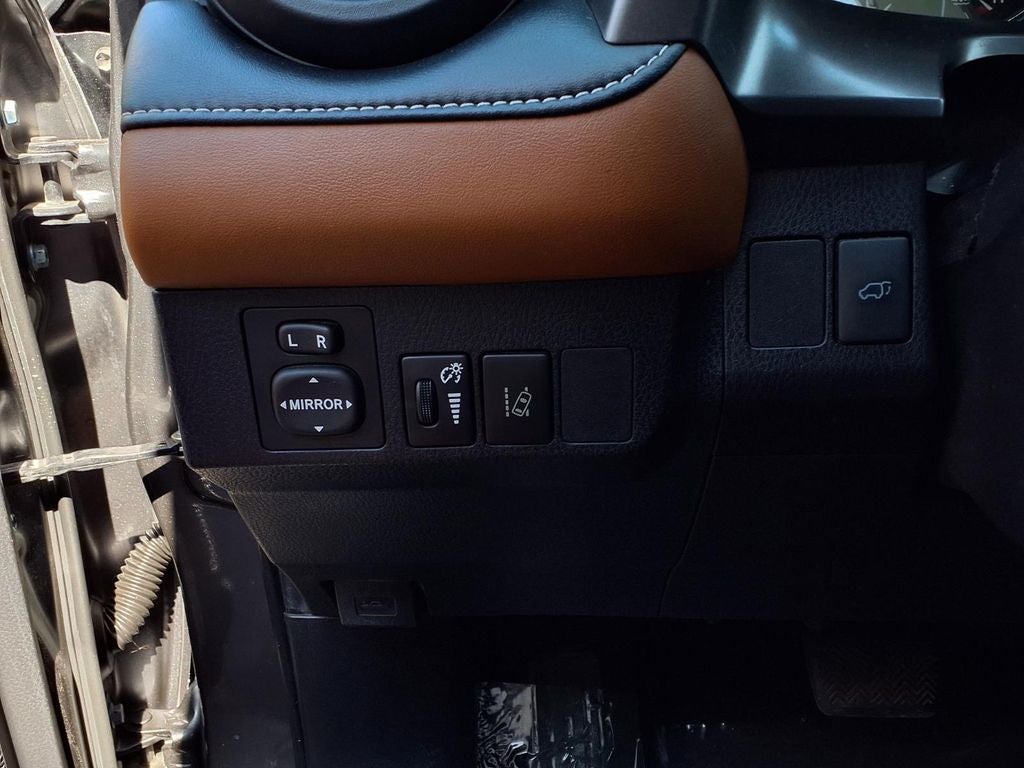 2017 Toyota RAV4 Hybrid SE