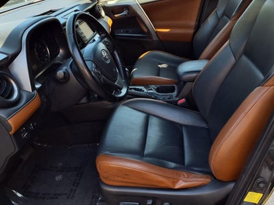 2017 Toyota RAV4 Hybrid SE