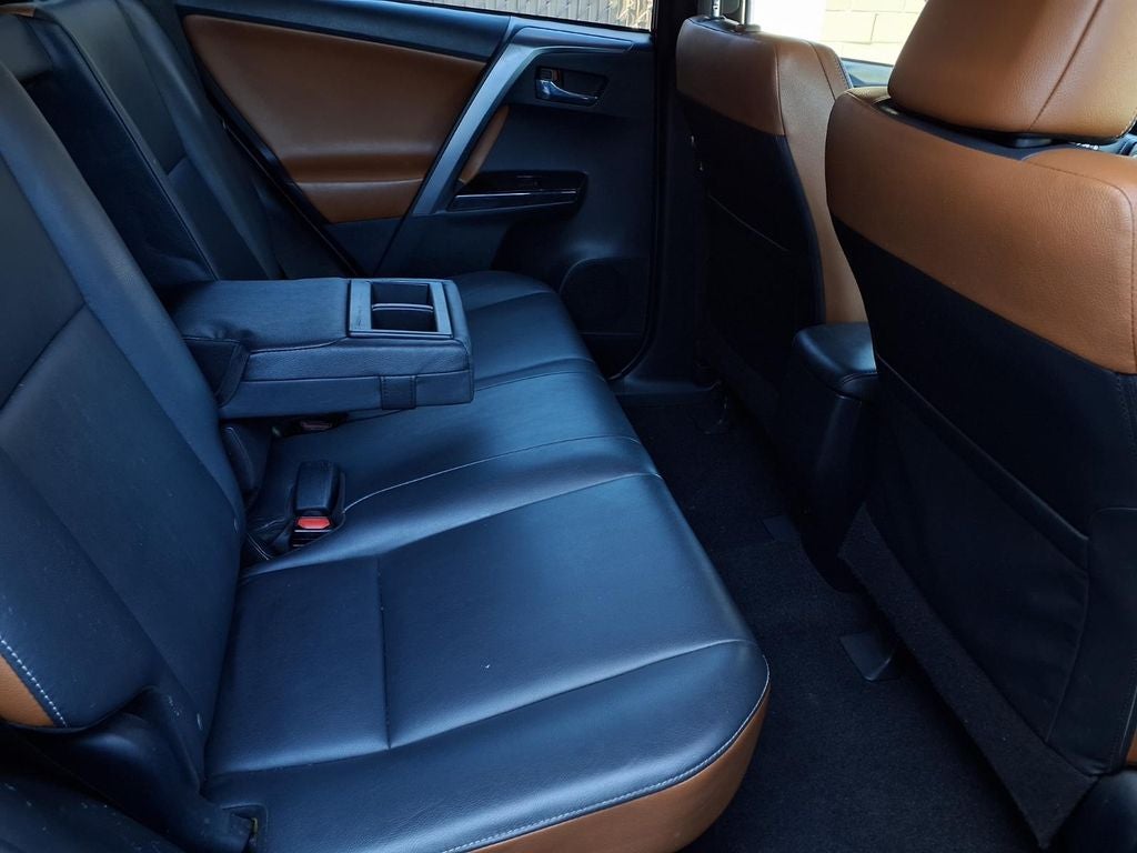 2017 Toyota RAV4 Hybrid SE