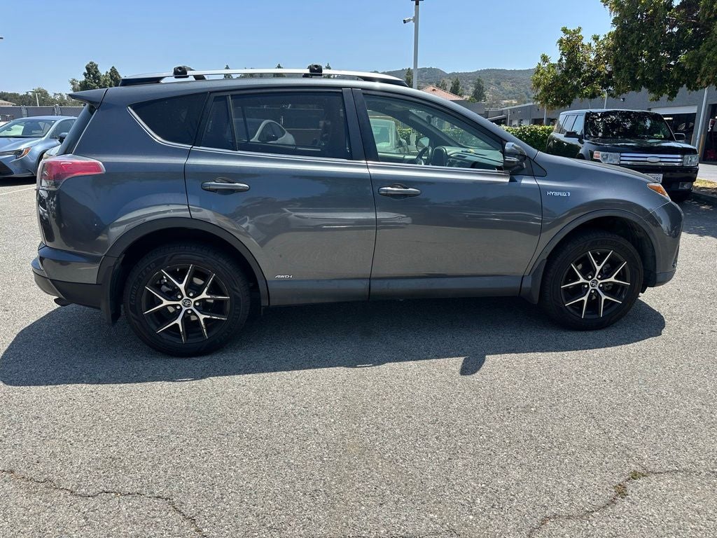 2017 Toyota RAV4 Hybrid SE