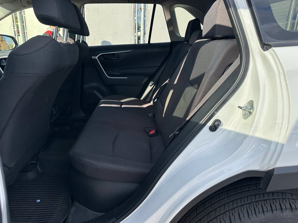 2025 Toyota RAV4 Hybrid LE