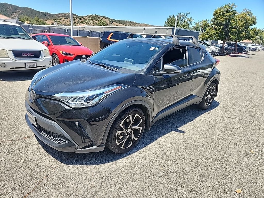 2020 Toyota C-HR XLE's photo
