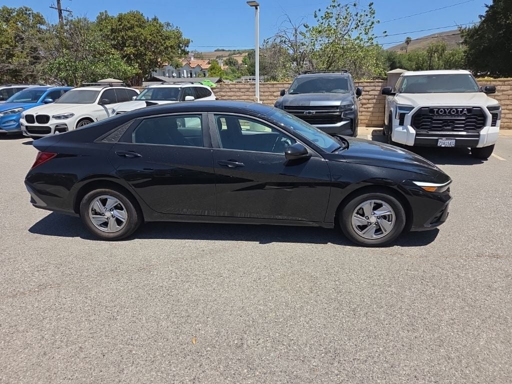2024 Hyundai Elantra SE
