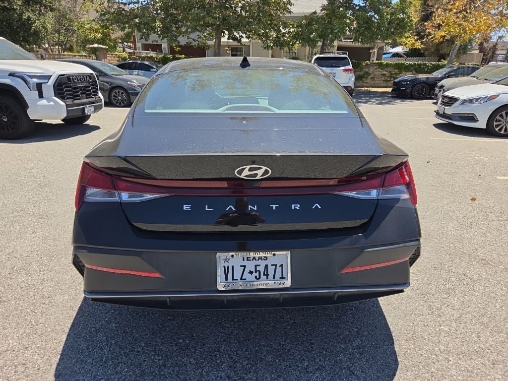 2024 Hyundai Elantra SE