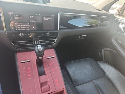 2022 Porsche Macan Base