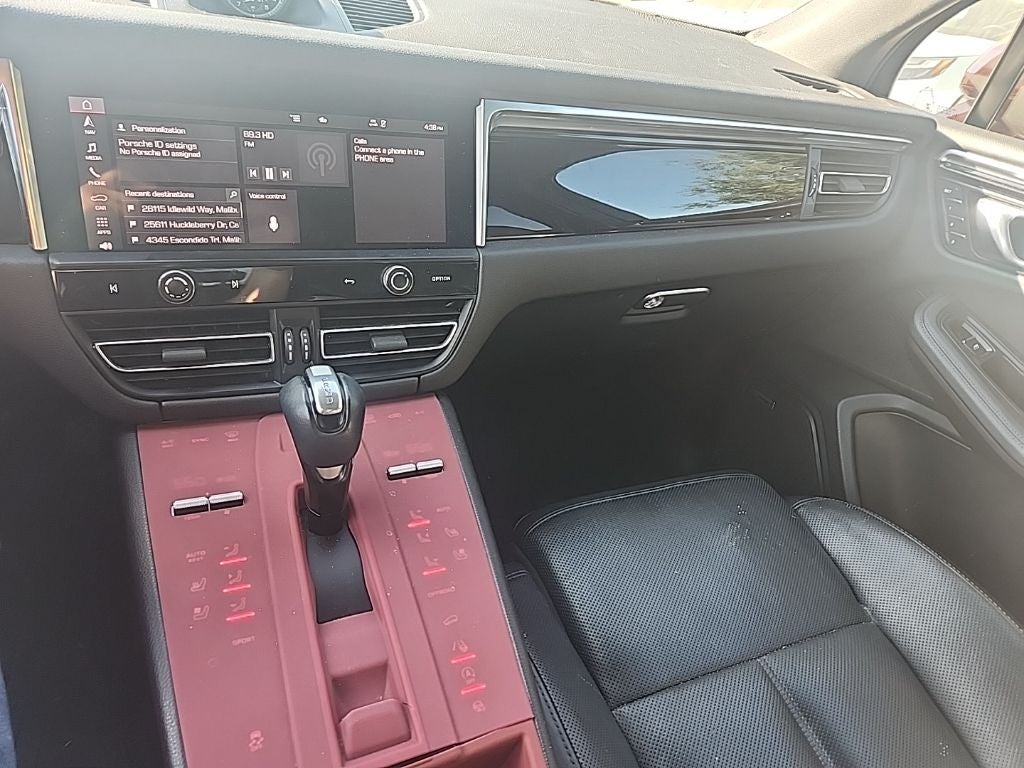 2022 Porsche Macan Base