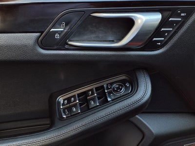 2022 Porsche Macan Base