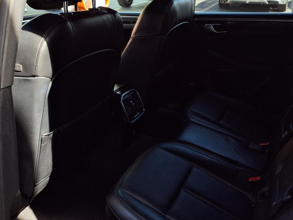 2022 Porsche Macan Base