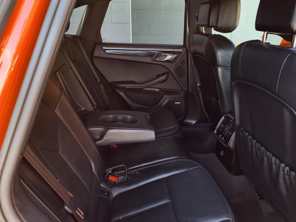 2022 Porsche Macan Base