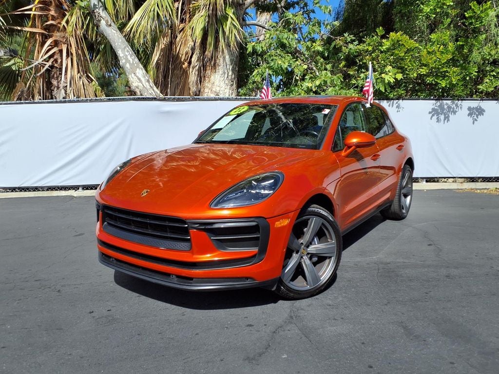 2022 Porsche Macan Base