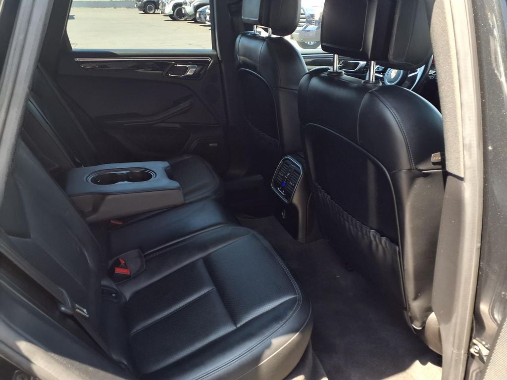 2018 Porsche Macan Base