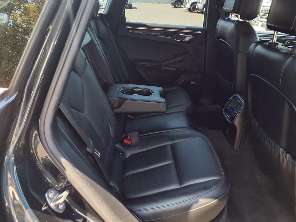 2018 Porsche Macan Base