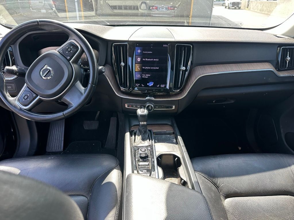 2021 Volvo XC60 T5 Momentum
