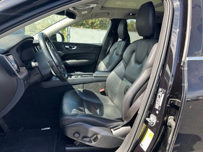 2021 Volvo XC60 T5 Momentum
