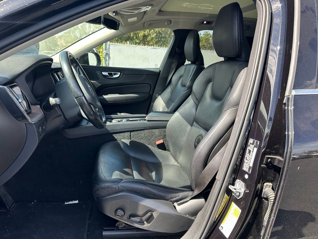 2021 Volvo XC60 T5 Momentum