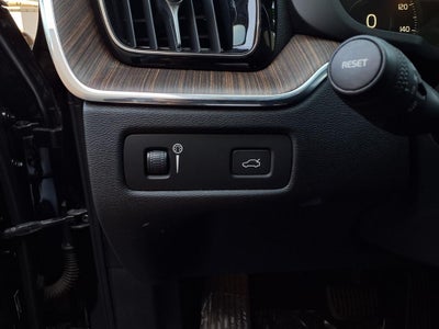2021 Volvo XC60 T5 Momentum
