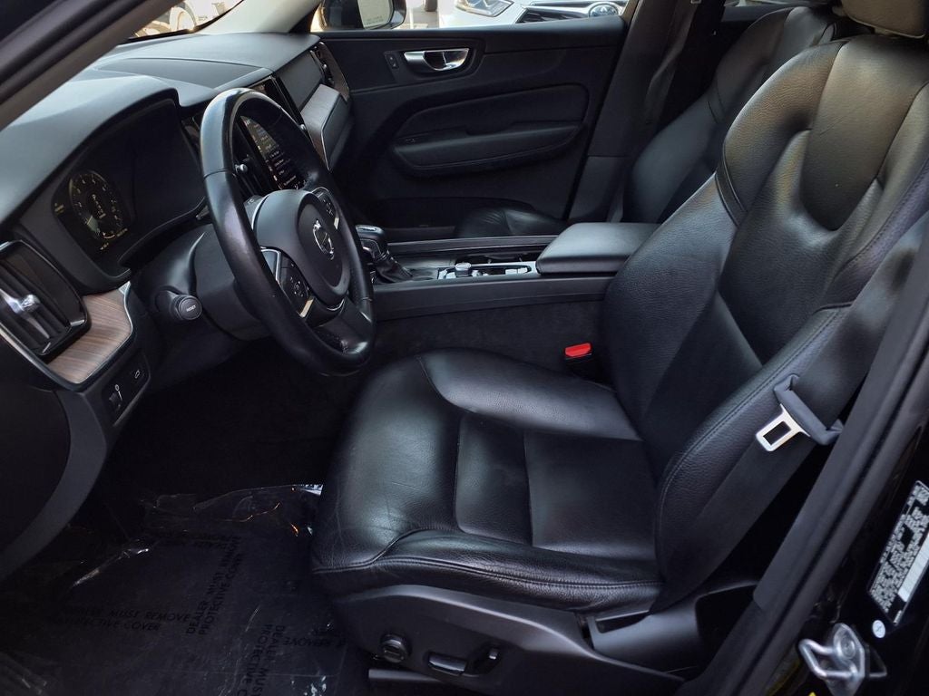 2021 Volvo XC60 T5 Momentum