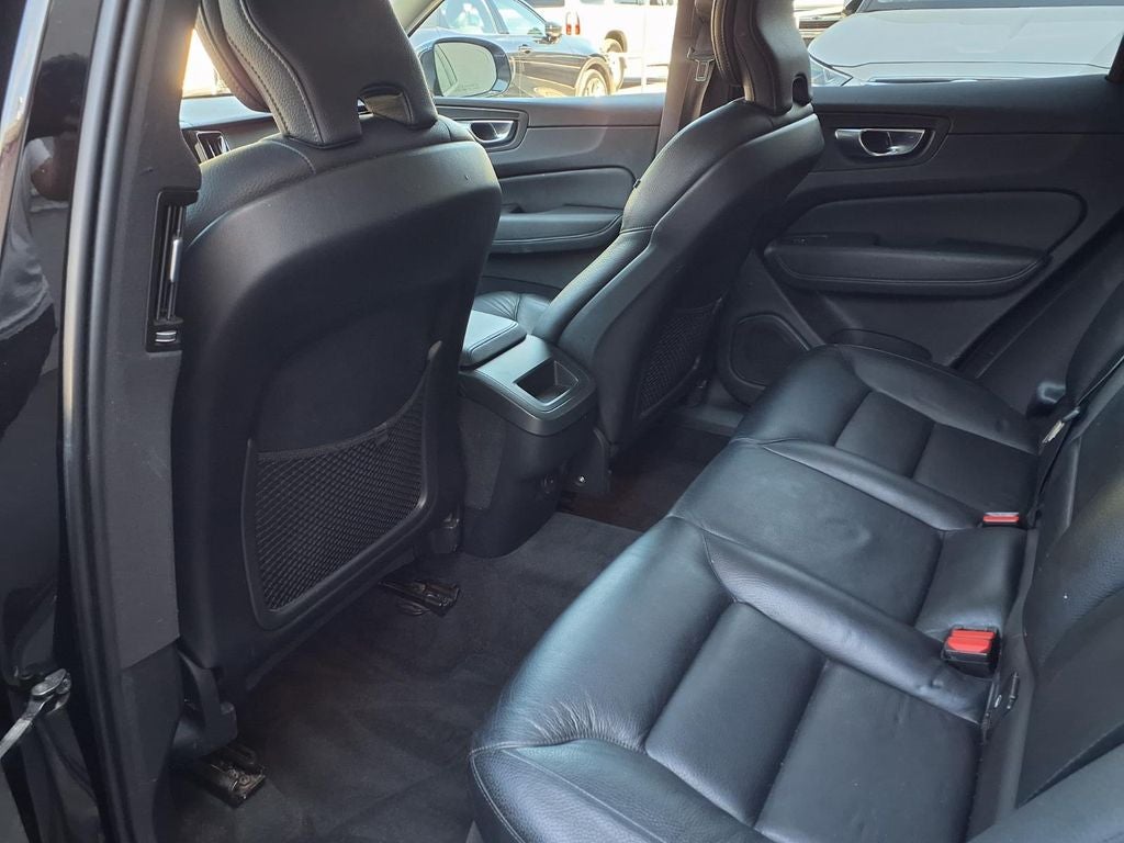 2021 Volvo XC60 T5 Momentum