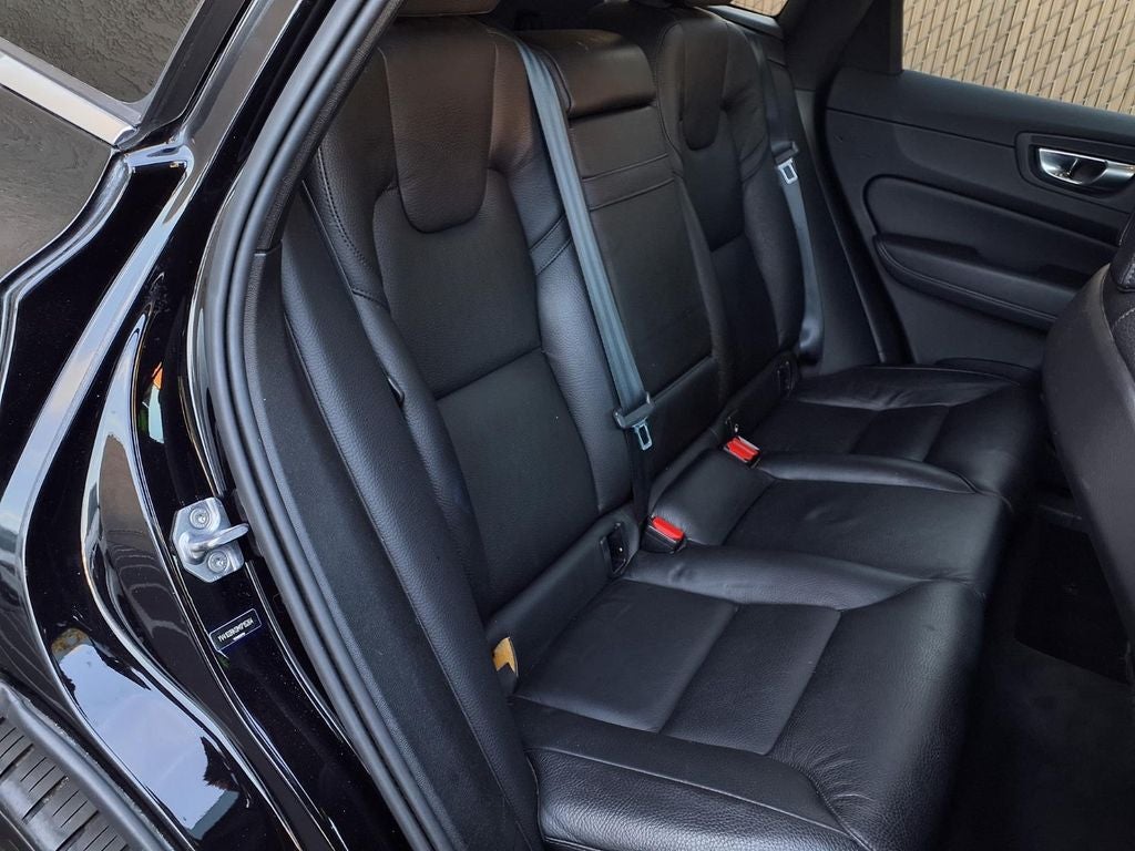 2021 Volvo XC60 T5 Momentum