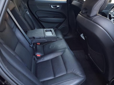 2021 Volvo XC60 T5 Momentum