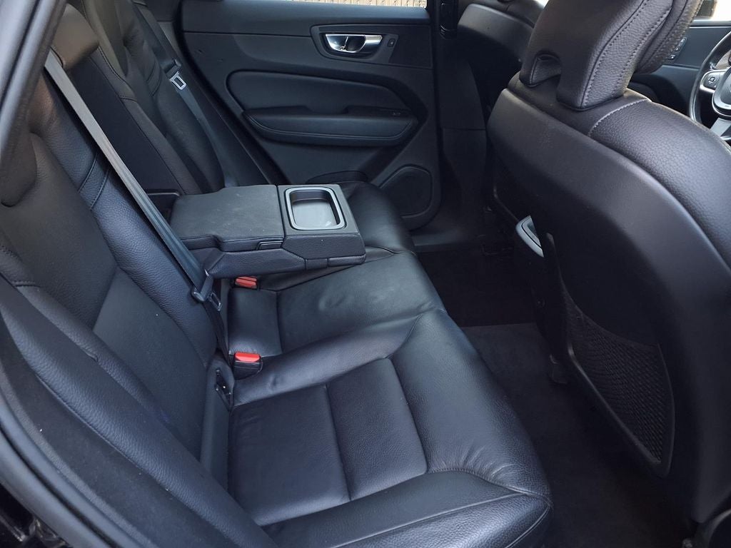 2021 Volvo XC60 T5 Momentum