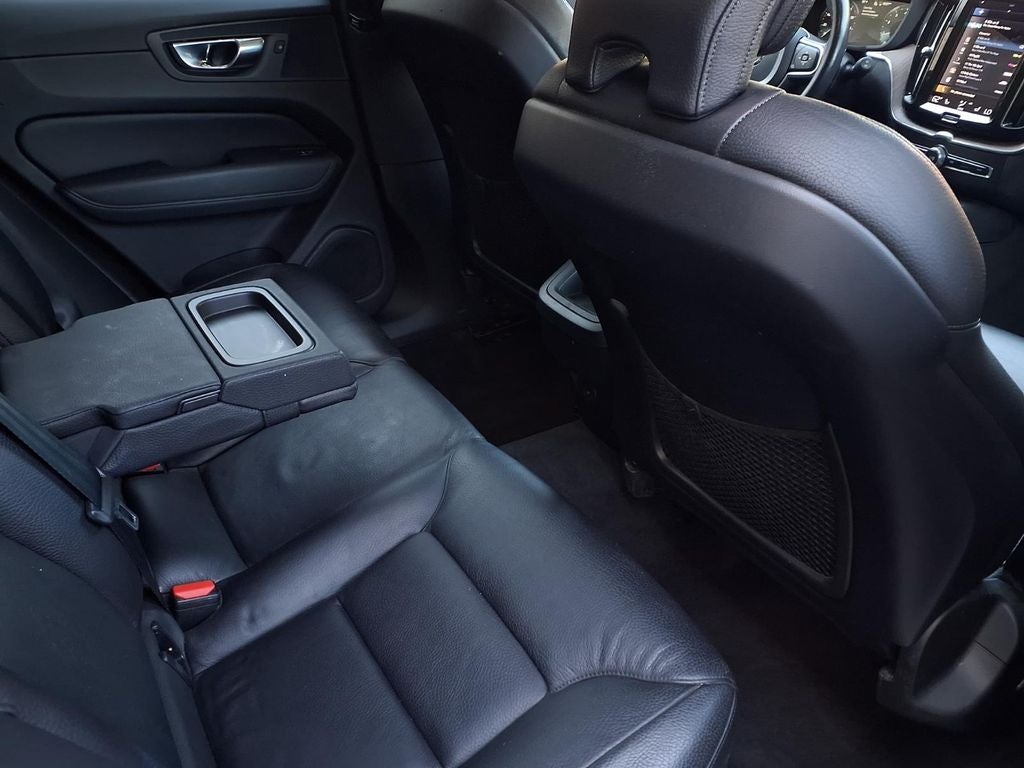2021 Volvo XC60 T5 Momentum