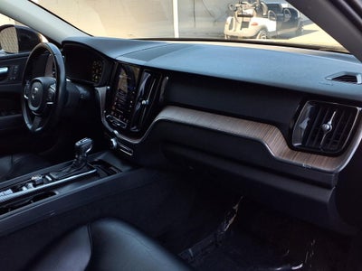 2021 Volvo XC60 T5 Momentum