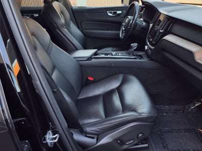 2021 Volvo XC60 T5 Momentum