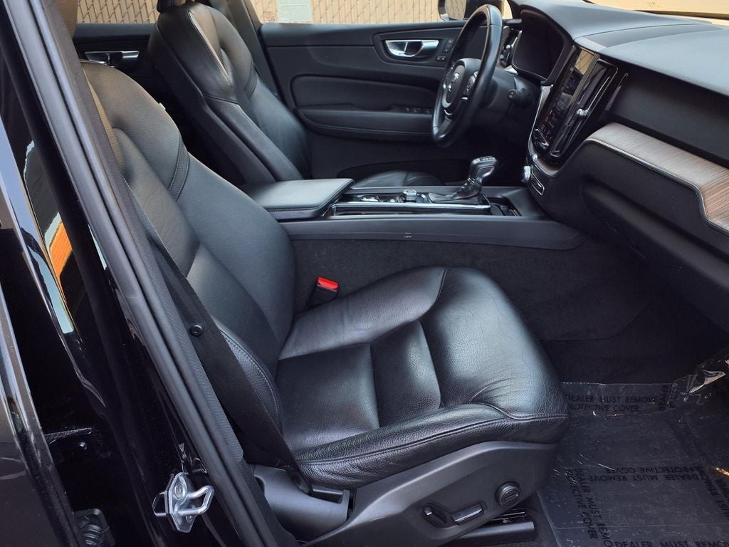 2021 Volvo XC60 T5 Momentum
