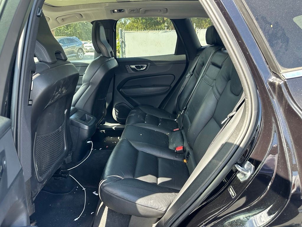 2021 Volvo XC60 T5 Momentum