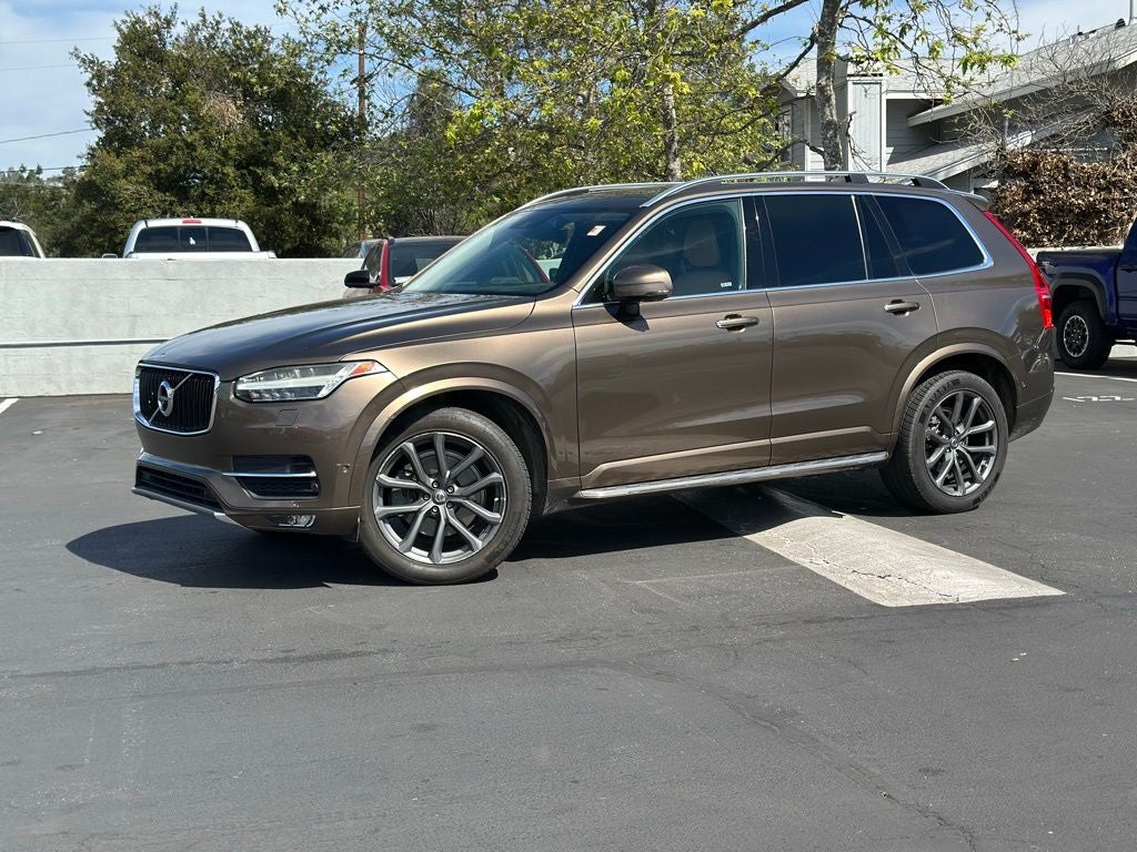 2016 Volvo XC90 T6 AWD Momentum's photo