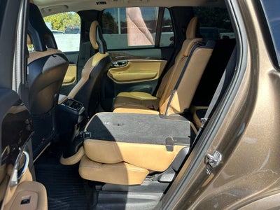 2016 Volvo XC90 T6 Momentum