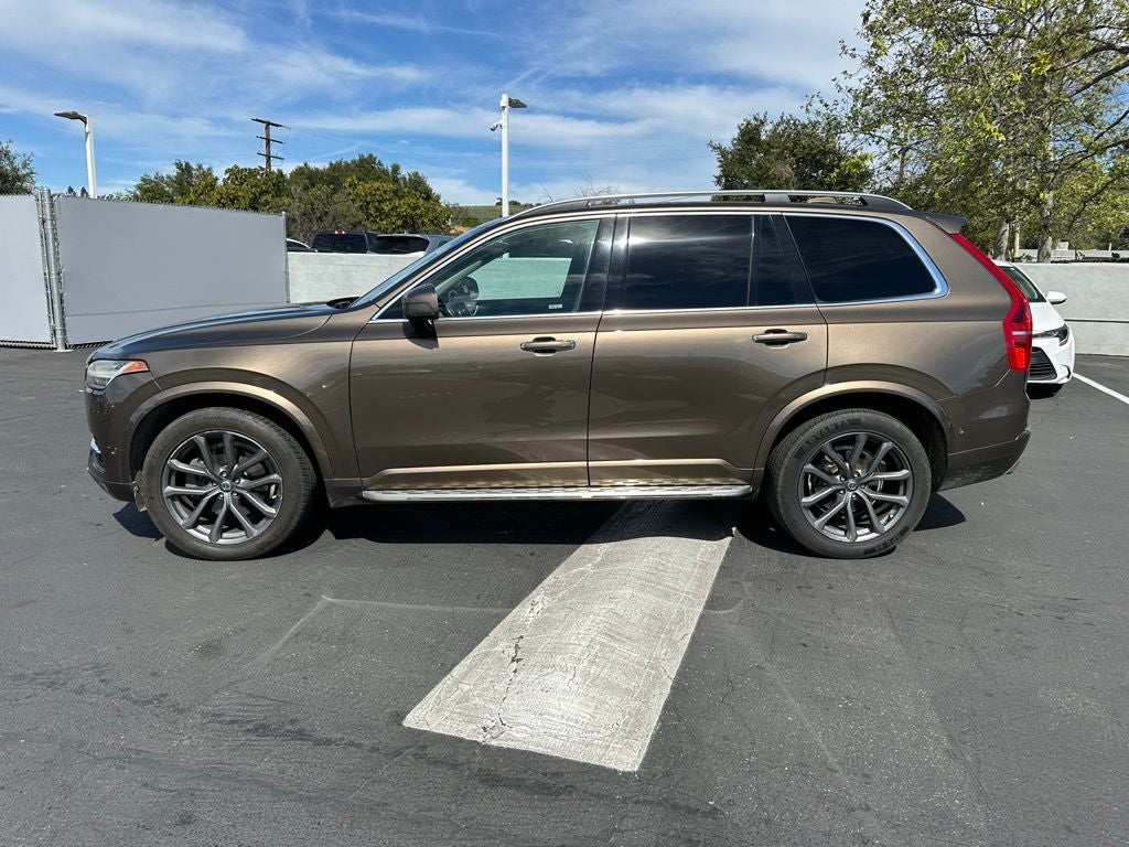 2016 Volvo XC90 T6 Momentum