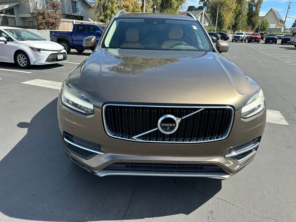2016 Volvo XC90 T6 Momentum