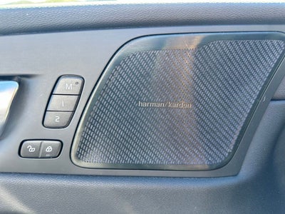 2023 Volvo XC60 Recharge Plug-In Hybrid Ultimate