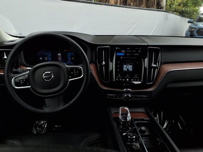 2023 Volvo XC60 Recharge Plug-In Hybrid Ultimate
