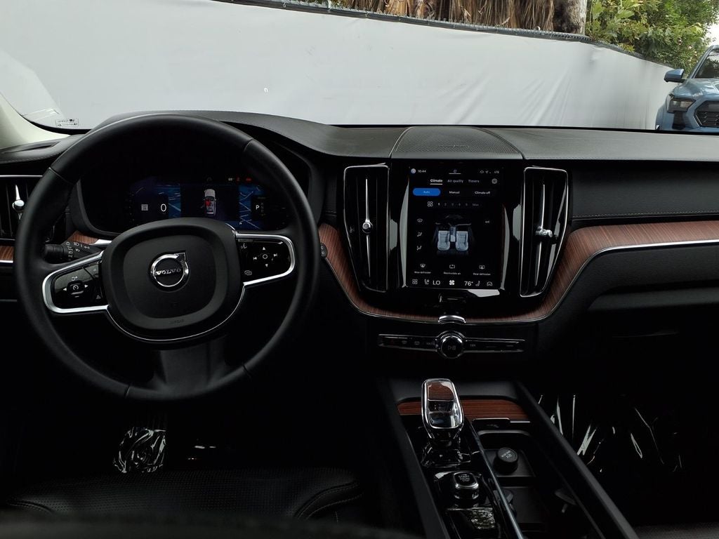 2023 Volvo XC60 Recharge Plug-In Hybrid Ultimate